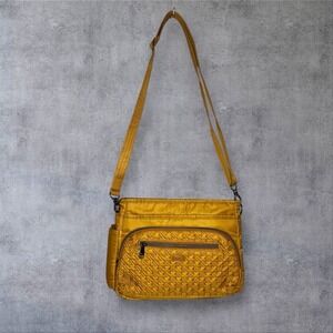 Lug Shimmy SE Crossbody Shoulder Bag Drink Pocket Gold Amber Yellow Quilted‎